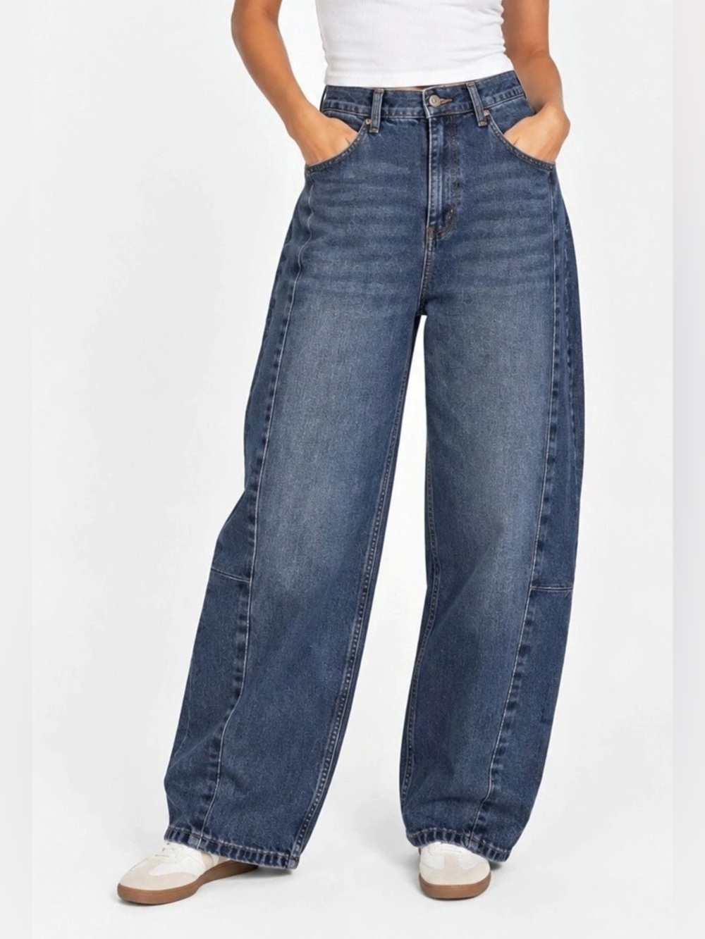 Old Navy Medium Wash High-Rise Barrel Leg Jeans - Size 16 NWT
